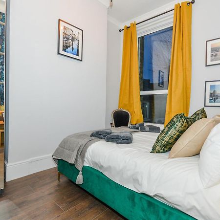 Cosy 1 Bedroom Home For Small Families Londres Exterior foto