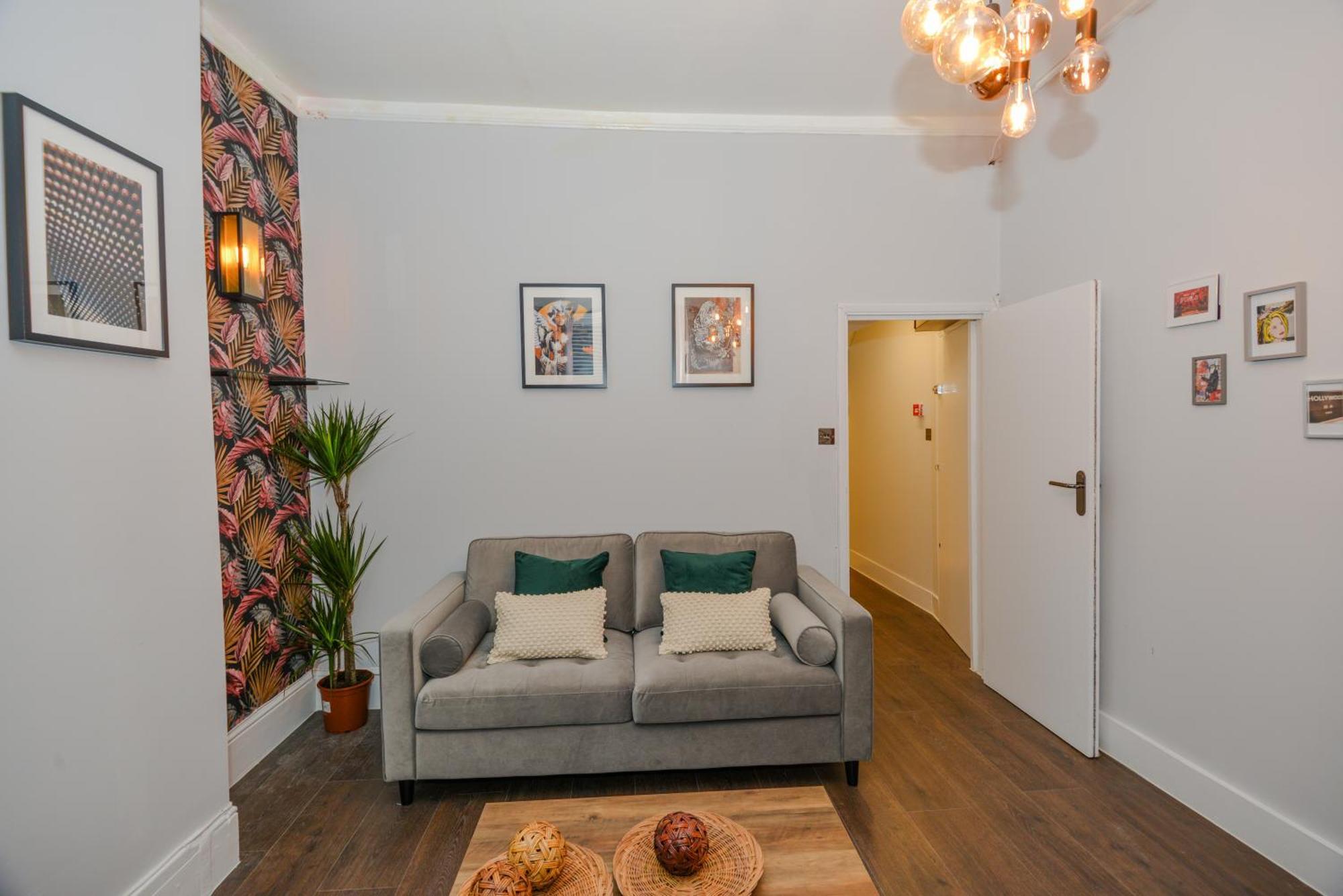 Cosy 1 Bedroom Home For Small Families Londres Exterior foto