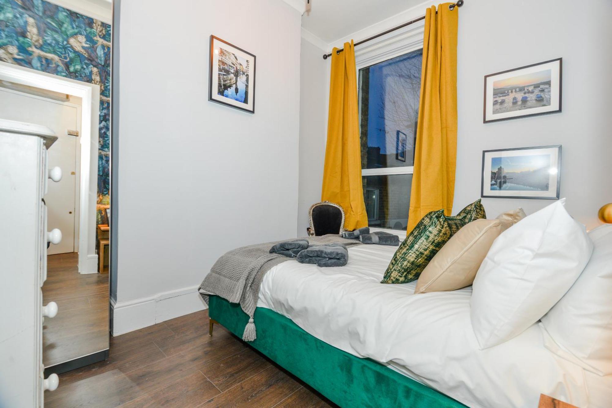 Cosy 1 Bedroom Home For Small Families Londres Exterior foto