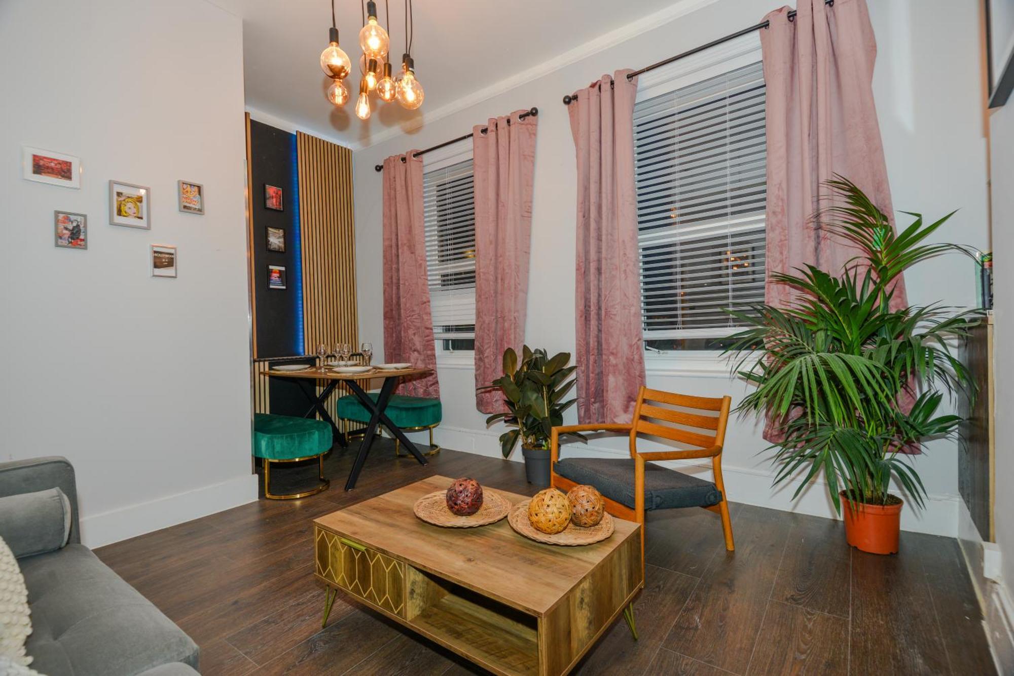 Cosy 1 Bedroom Home For Small Families Londres Exterior foto